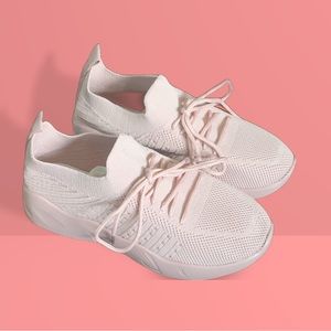💗 Baby Pink Lightweight Lace Up Women’s Fitness Exercise Brand New Size 7 💗